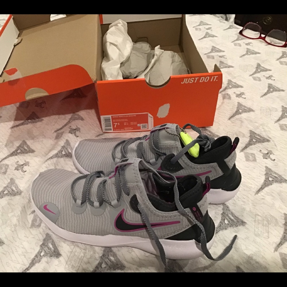 Nike 7 1/2 Nike flex 2020 rn